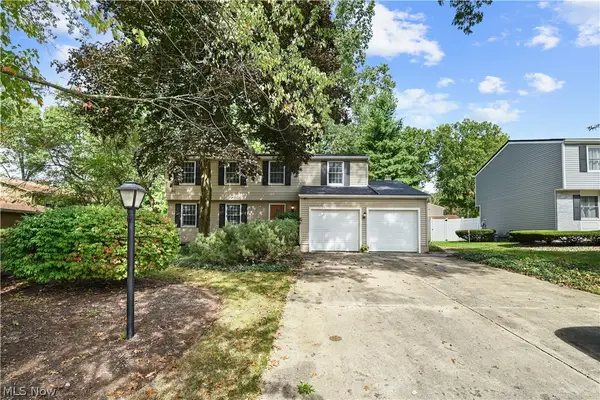 1546 Woodhill Ne Circle, Warren, OH 44484