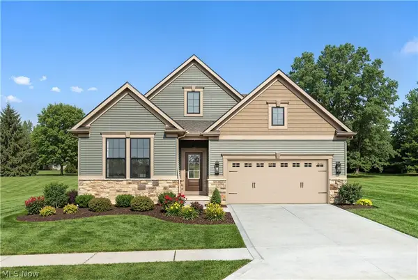 818 Colesbourne Circle, Green, OH 44685