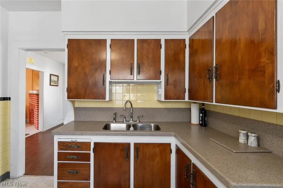 13513 Maplerow Avenue, Garfield Heights, OH 44105 - #3
