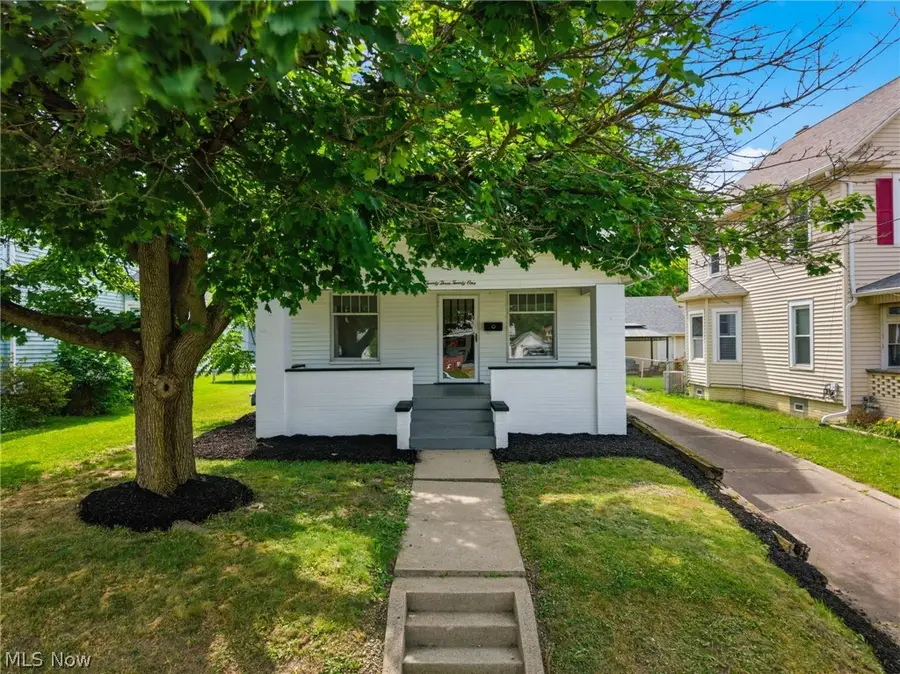 2321 S Arch S Avenue, Alliance, OH 44601 - #2