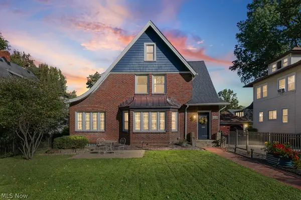 1427 Delia Avenue, Akron, OH 44320