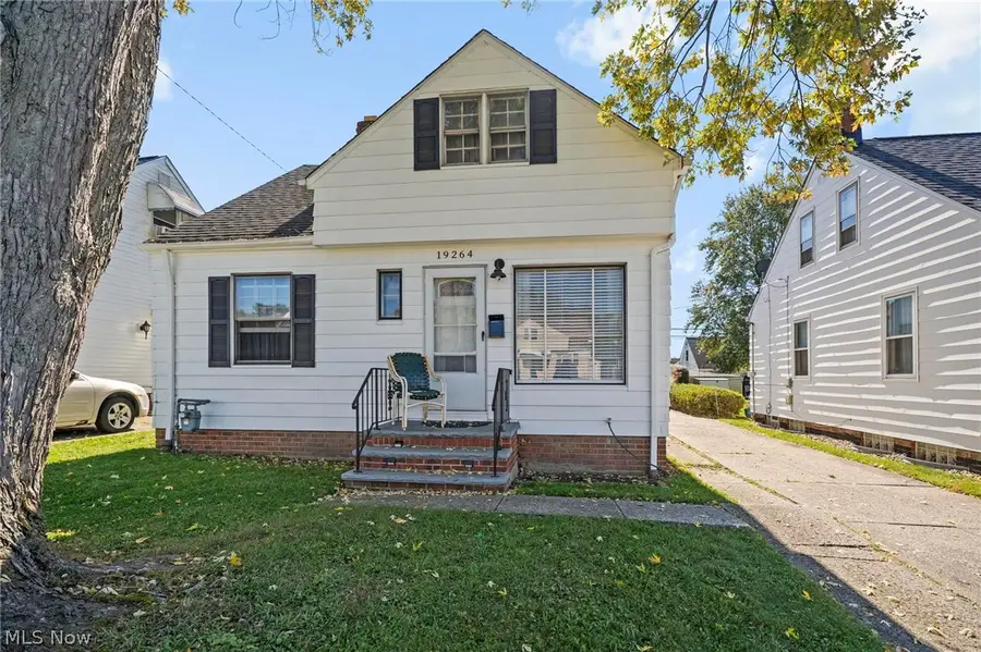 19264 Stockton Avenue, Maple Heights, OH 44137 - #2