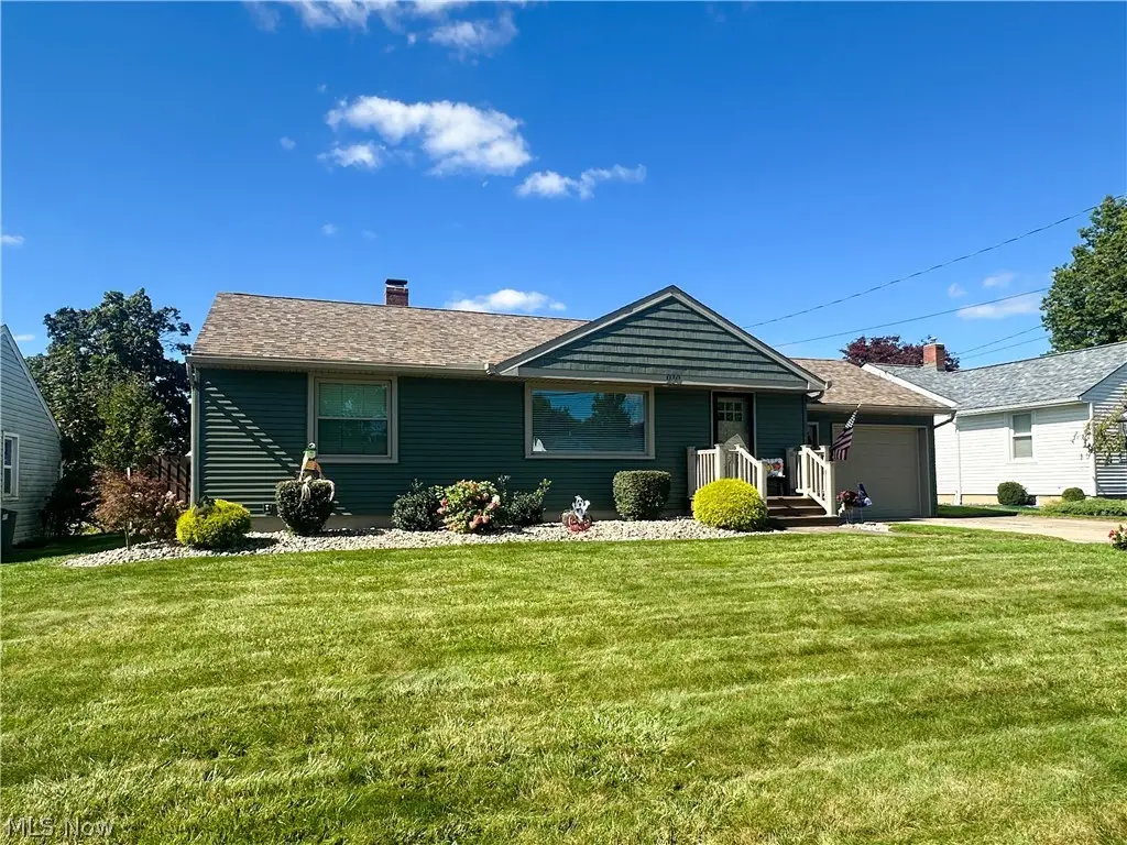 910 Woodlawn Avenue, Girard, OH 44420 - #1