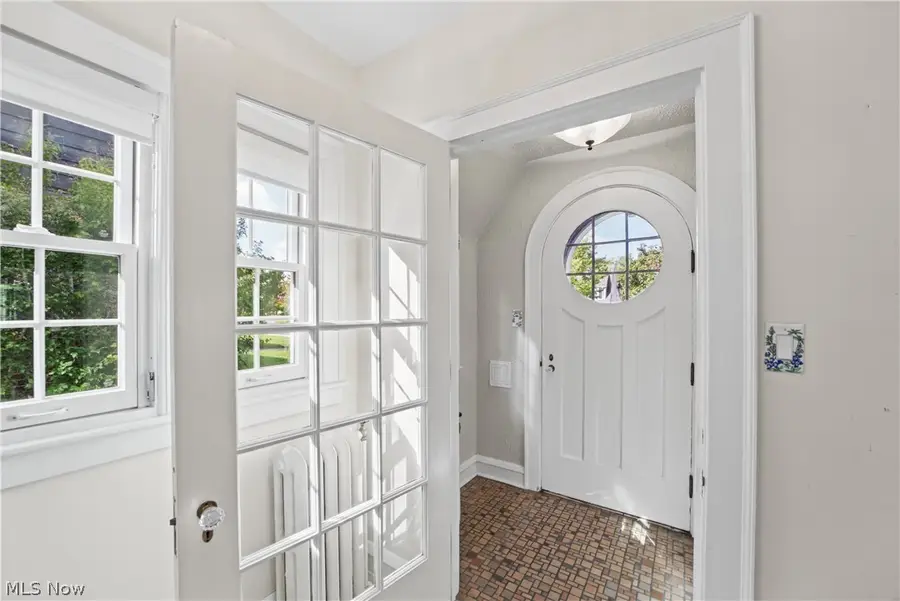 3305 Glencairn Road, Shaker Heights, OH 44122 - #2