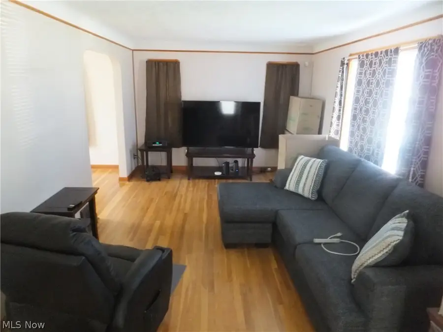 5905 Vandalia Avenue, Cleveland, OH 44144 - #3
