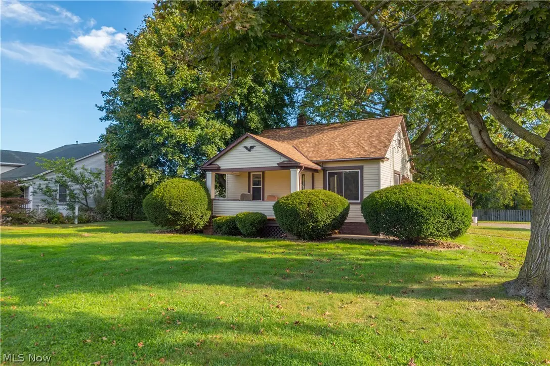 6077 Lake Avenue, Elyria, OH 44035 - #1