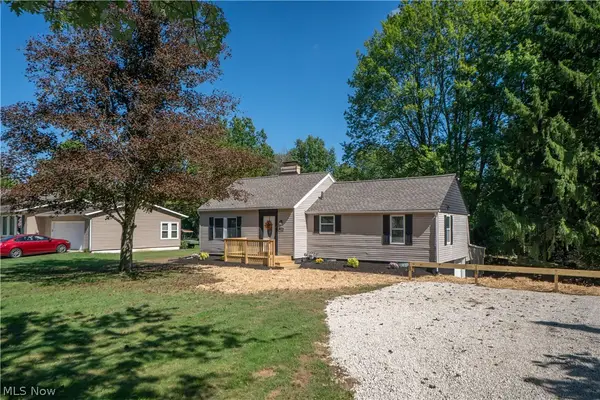 12800 Redwood Nw Avenue, Uniontown, OH 44685