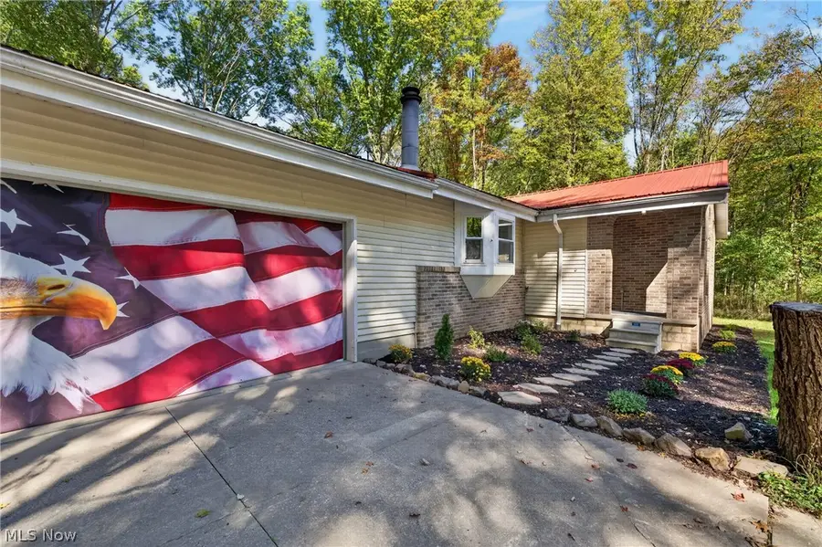 10533 Jones Rd, Diamond, OH 44412 - #2