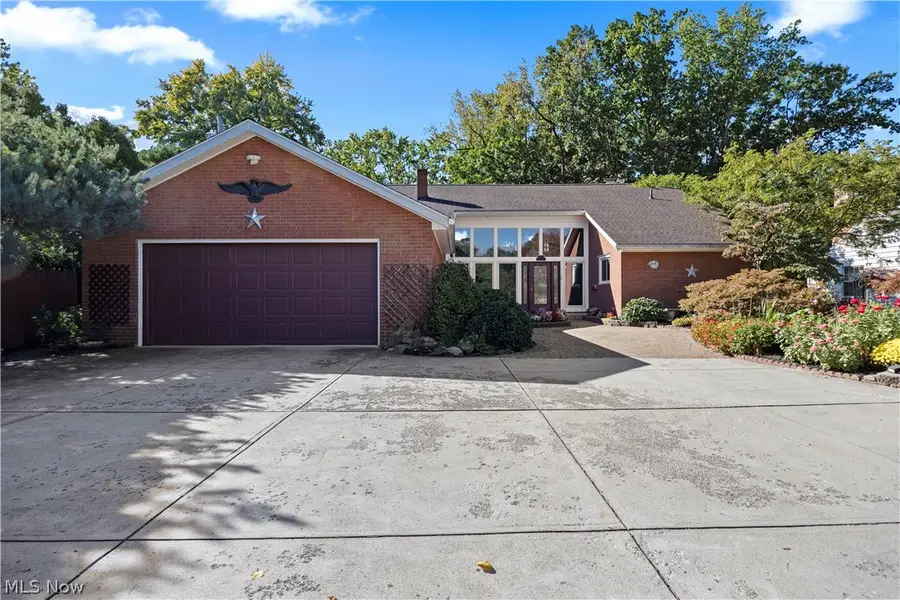 916 Elywood Drive, Elyria, OH 44035 - #2