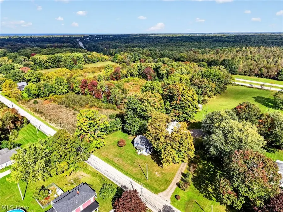 538 Center Road, Conneaut, OH 44030 - #3