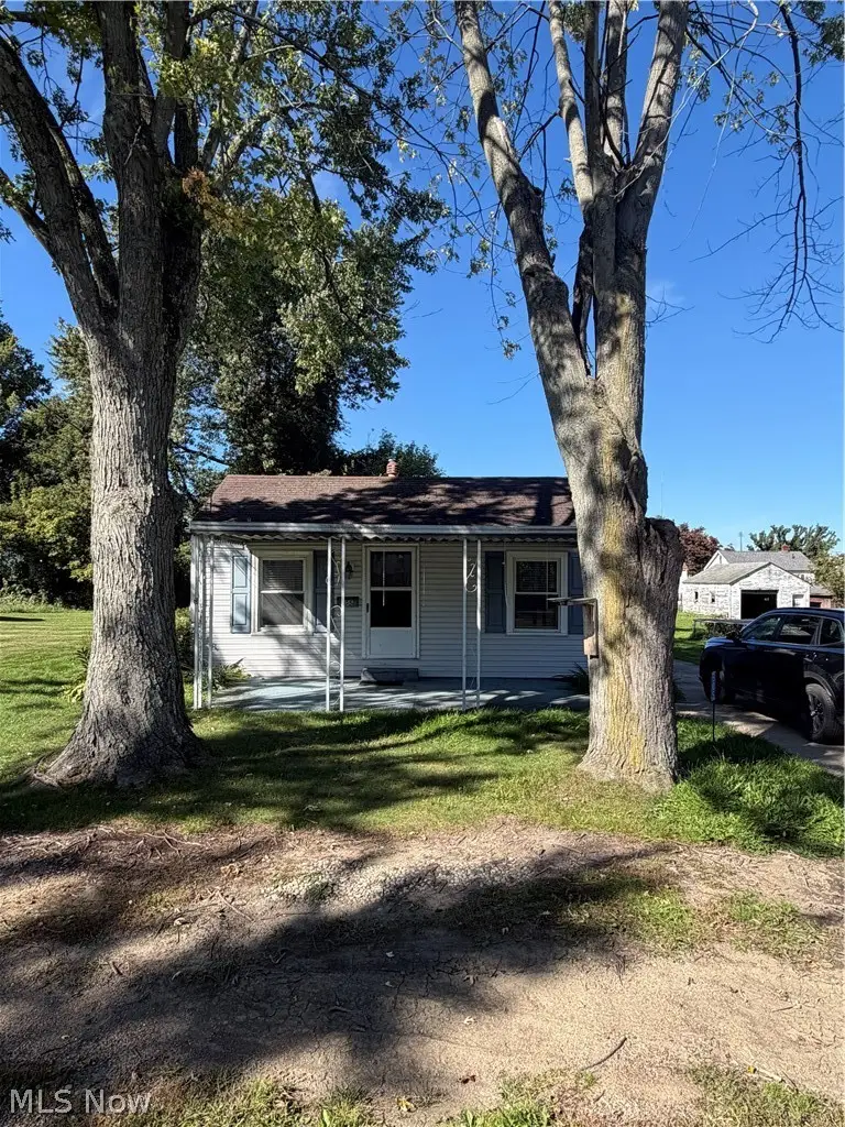 305 Lennox Nw Avenue, Massillon, OH 44646 - #1