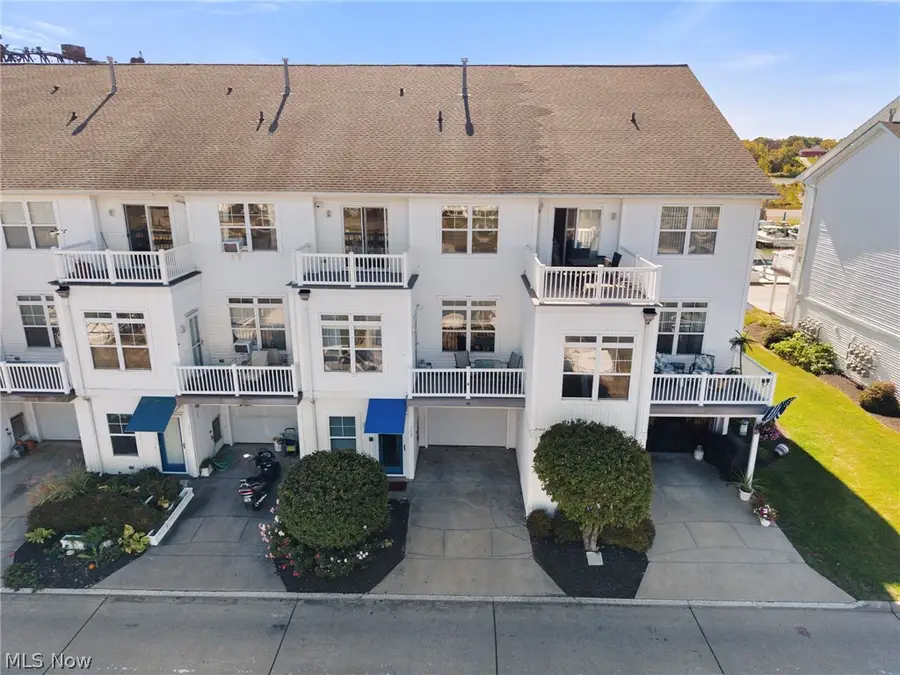 308 E Marina Parkway, Lorain, OH 44052 - #2