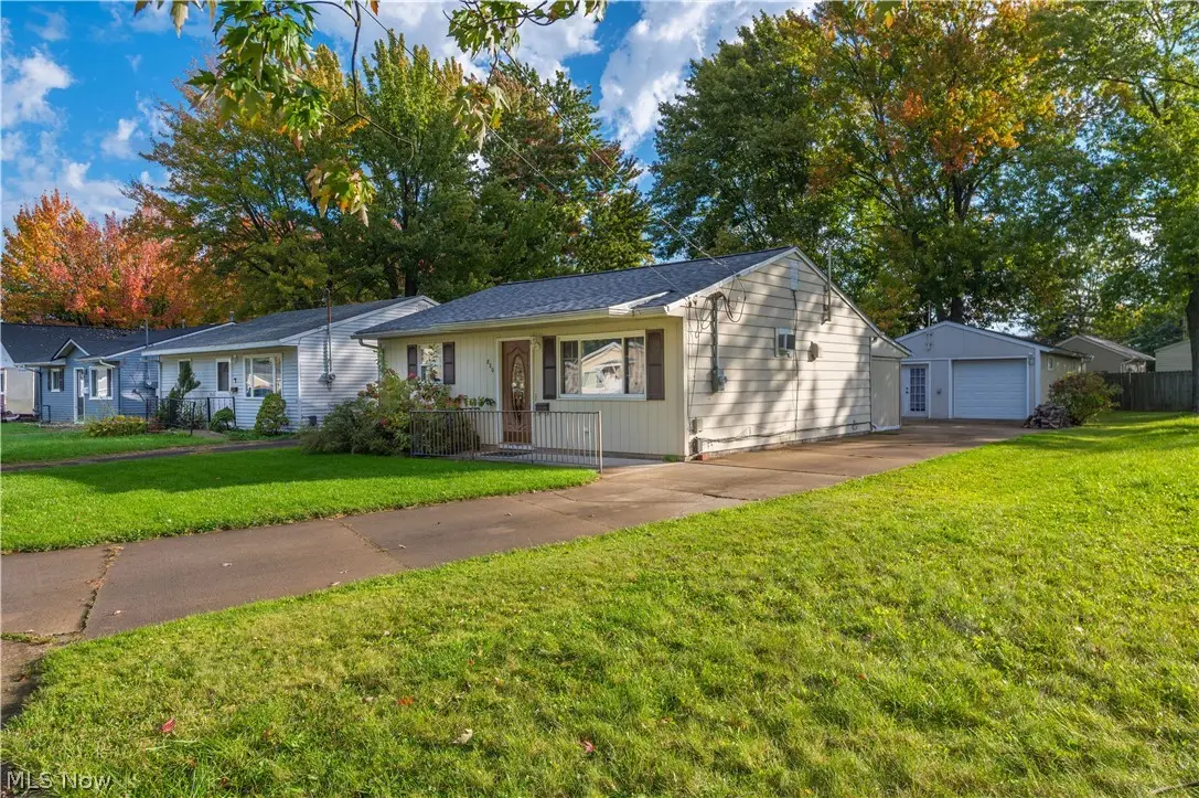 820 Longson Avenue, Elyria, OH 44035 - #1