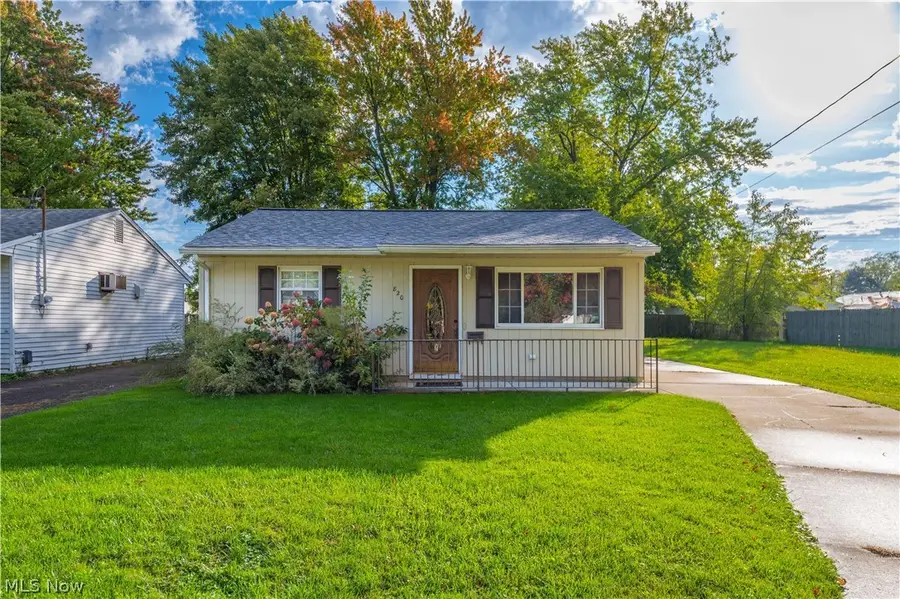 820 Longson Avenue, Elyria, OH 44035 - #2