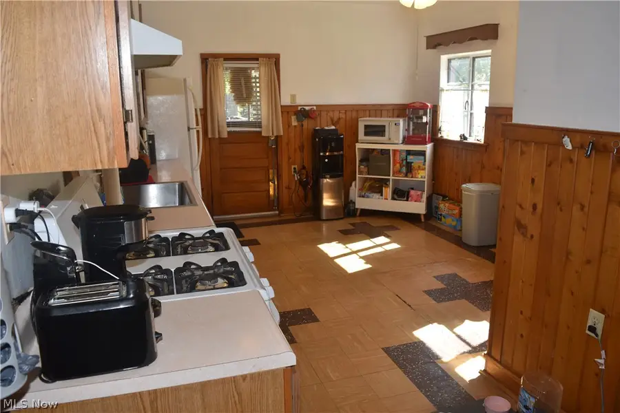 614 Columbus Avenue, Martins Ferry, OH 43935 - #2