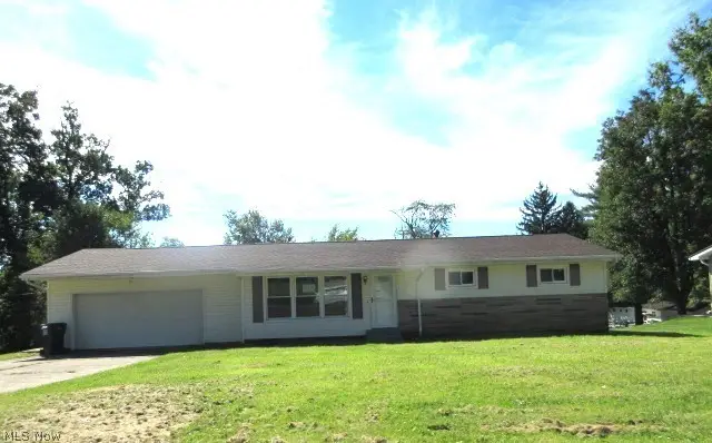 2740 Village Drive, Zanesville, OH 43701 - #1