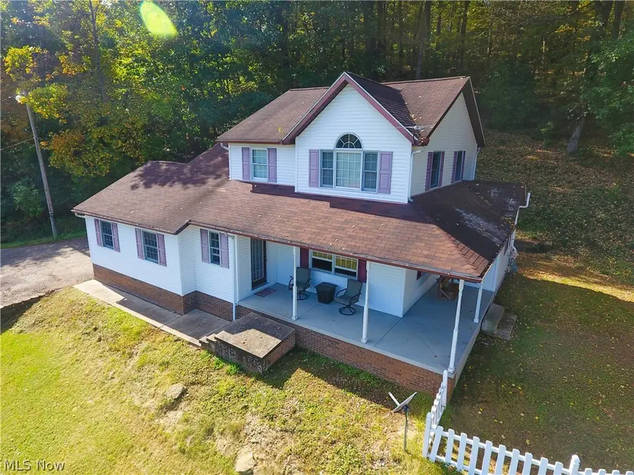 1235 Roosevelt Sw Street, Sherrodsville, OH 44675 - #2