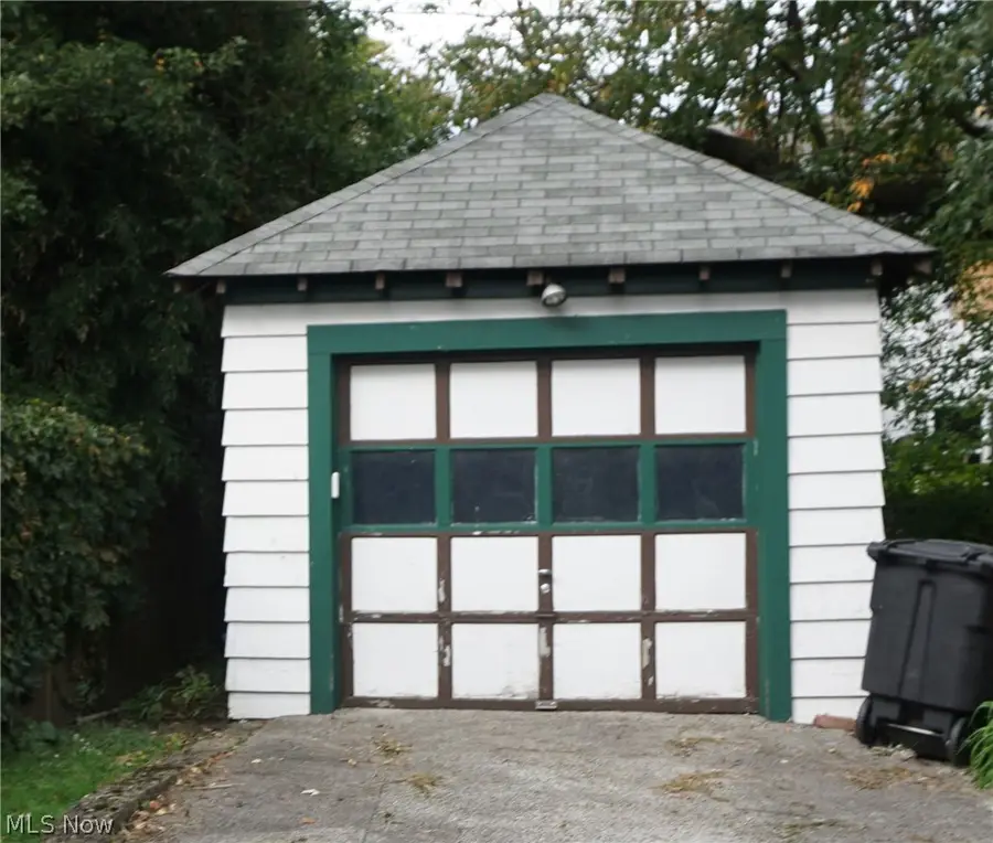 268 E 151 Street, Cleveland, OH 44110 - #2