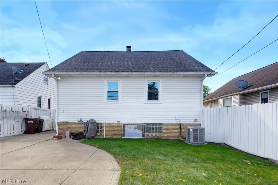 4614 Maplecrest Avenue, Parma, OH 44134 - #3