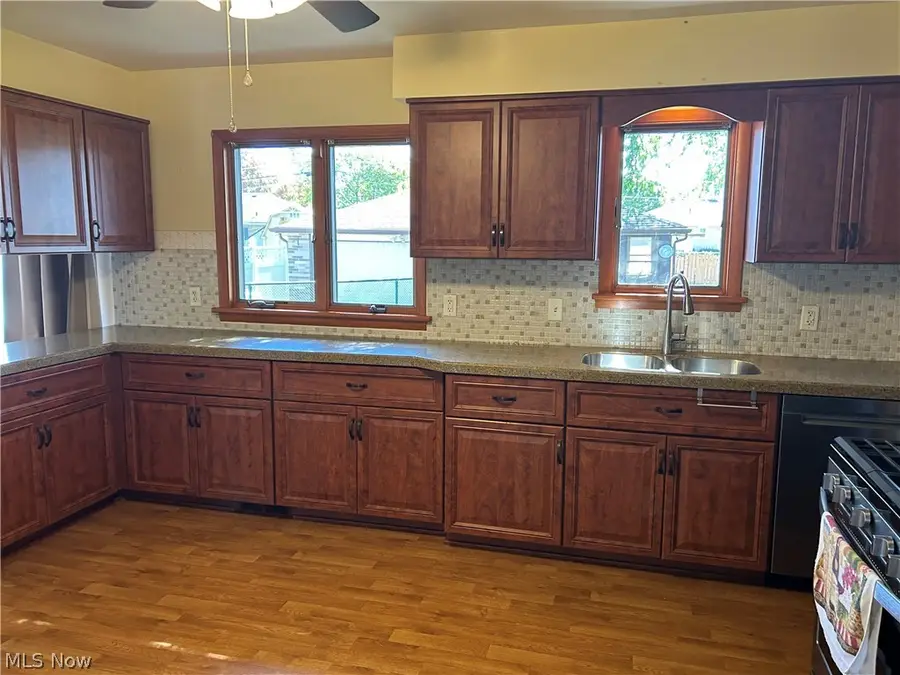 9621 Melody Lane, Brooklyn, OH 44144 - #2