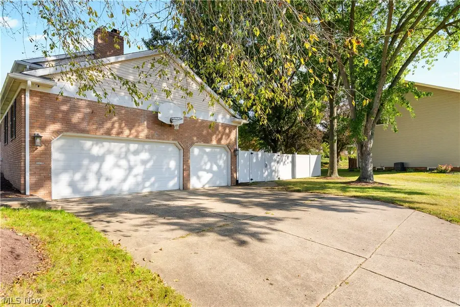 6945 Ponteberry Nw Street, Canton, OH 44718 - #2
