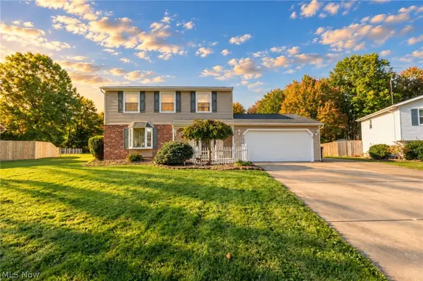 2594 Lydia Sw Drive, Lordstown, OH 44481