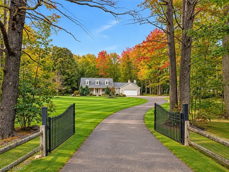 10900 Stafford Road, Chagrin Falls, OH 44023 - #2
