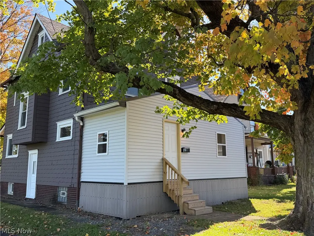 1648 Harrisburg Ne, Canton, OH 44705 - #1