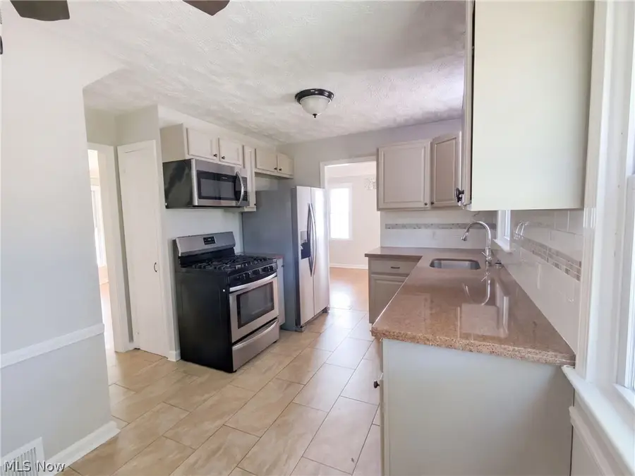 3659 Fenley Road, Cleveland, OH 44121 - #2