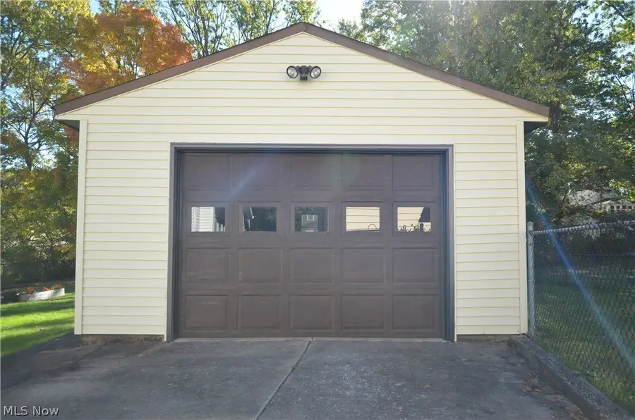 2481 4th Street, Cuyahoga Falls, OH 44221 - #3