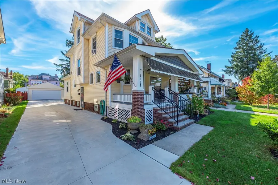 1565 Waterbury Road, Lakewood, OH 44107 - #3