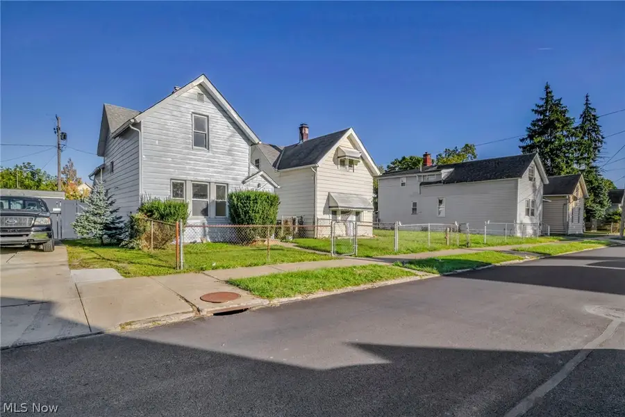 3271 W 50th Street, Cleveland, OH 44102 - #3