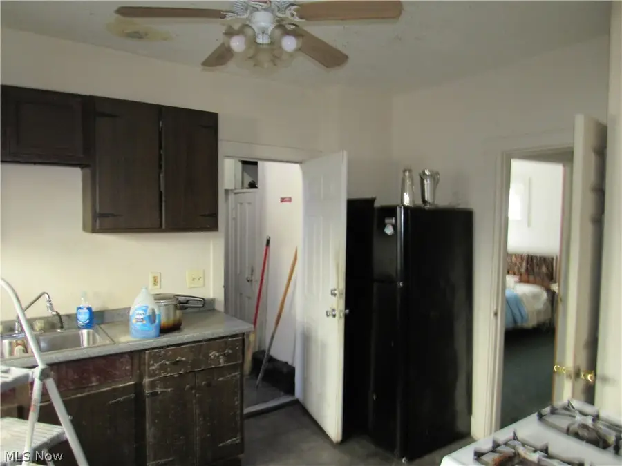 863 Eddy Road, Cleveland, OH 44108 - #3