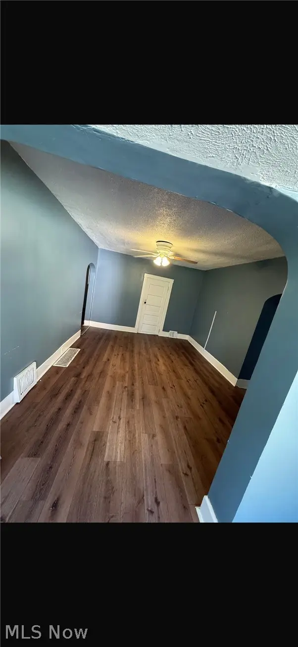 321 W Chalmers Avenue, Youngstown, OH 44511 - #2