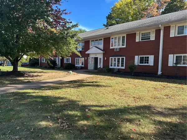 2 Meadowlawn Drive #7, Mentor, OH 44060