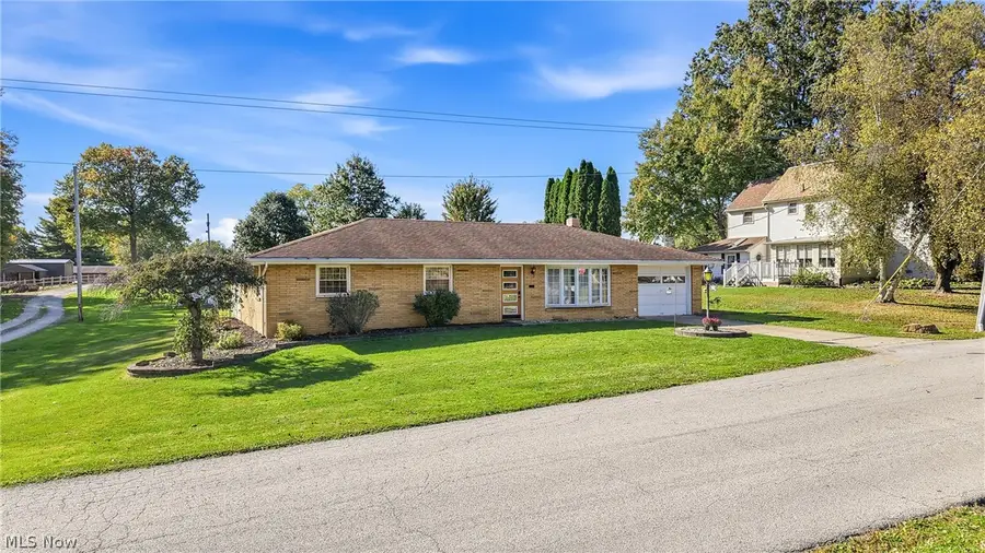 208 Creed Avenue, Hubbard, OH 44425 - #2