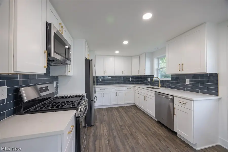 1923 Hillsdale Drive, Twinsburg, OH 44087 - #3