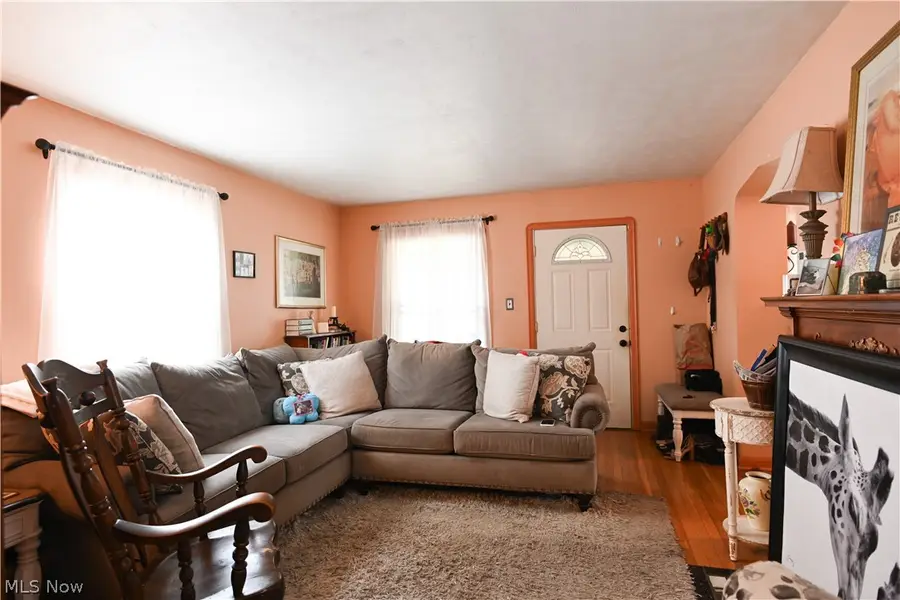 2308 Schell Avenue, Cleveland, OH 44109 - #3