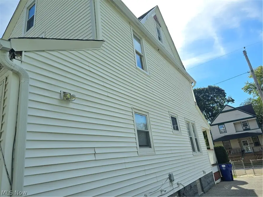 10927 Hampden Avenue, Cleveland, OH 44108 - #3