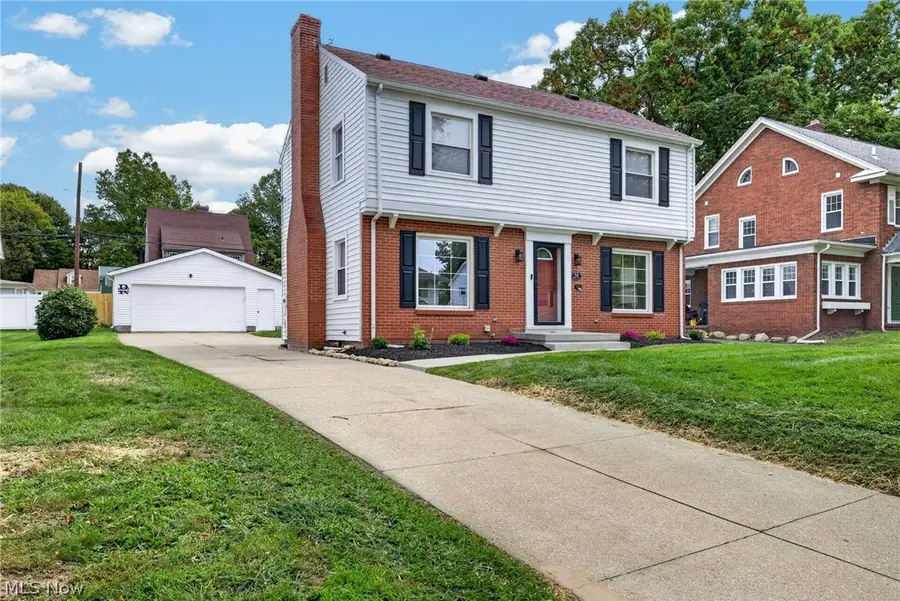 733 Roslyn Avenue, Akron, OH 44320 - #3