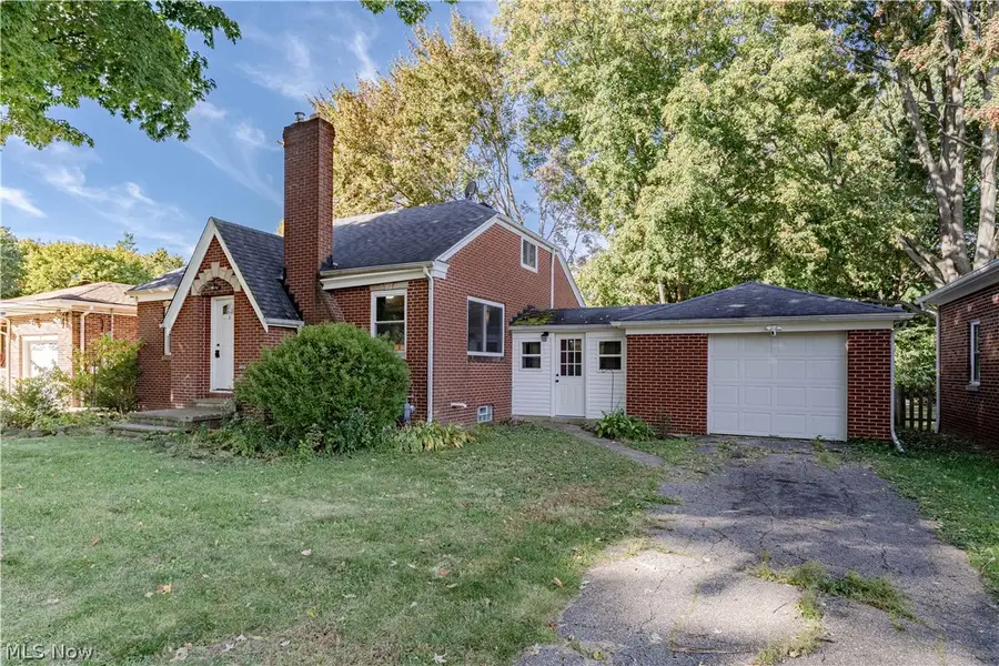 162 Jackson Street, Amherst, OH 44001 - #2