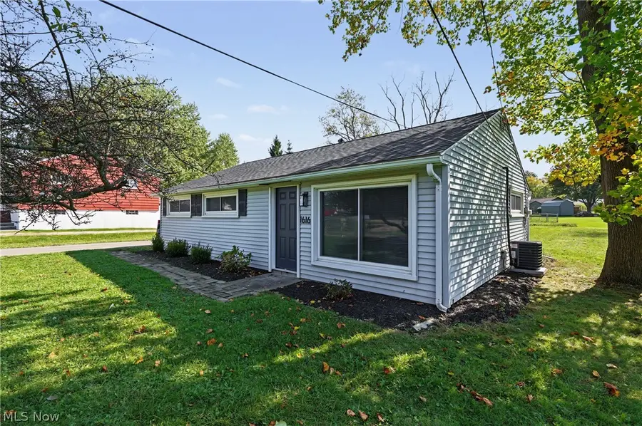 1616 Glenwood Drive, Twinsburg, OH 44087 - #3