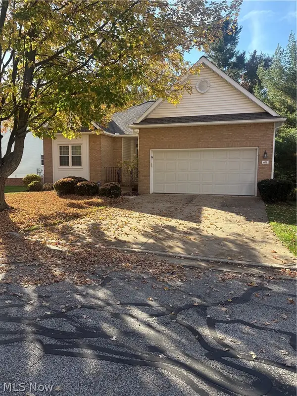 631 N Ridgecliff Street, Tallmadge, OH 44278