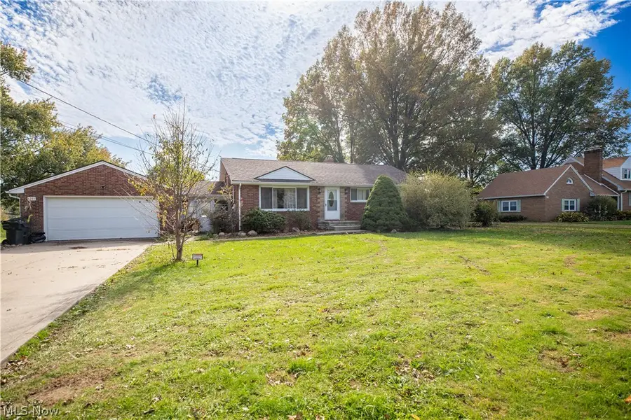 6392 15th Ne Street, East Canton, OH 44730 - #2