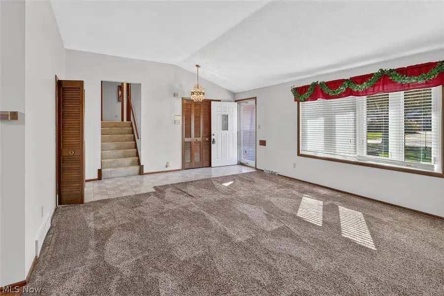 11884 Stormes Drive, Parma, OH 44130 - #3