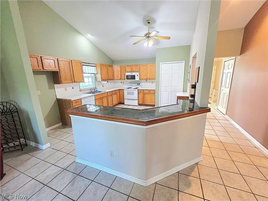 5650 Lauren Oval, Medina, OH 44256 - #3