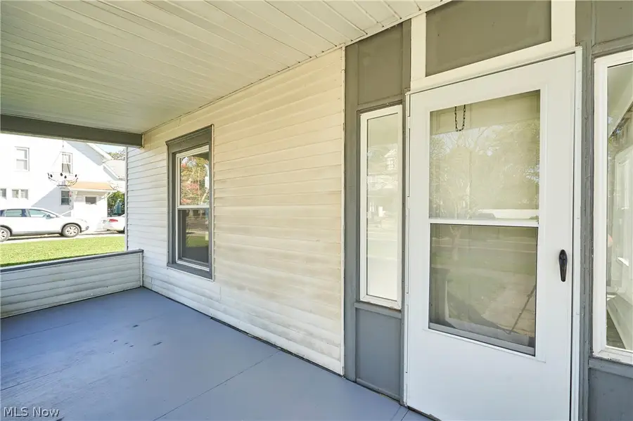 305 4th Nw Street, Barberton, OH 44203 - #2