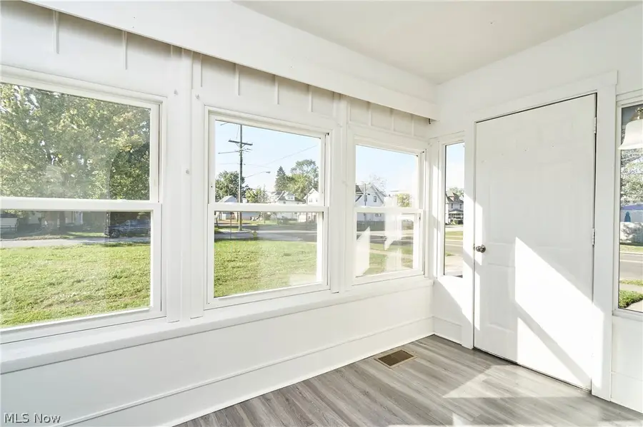 305 4th Nw Street, Barberton, OH 44203 - #3