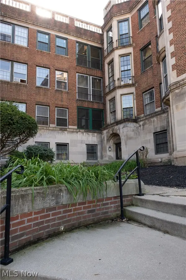 11426 Cedar Glen Parkway #D6, Cleveland, OH 44106