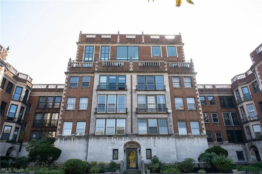 11426 Cedar Glen Parkway #D6, Cleveland, OH 44106 - #2